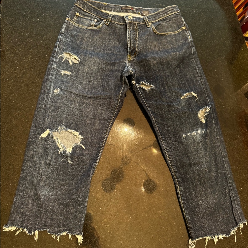 Men’s John Varvatos Denim Capri cut heavily distressed Jeans size 32